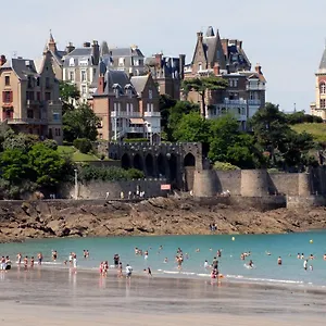 Appartement Proche St-malo, Plages, Appart 50m2 Avec Jardin, Dinard